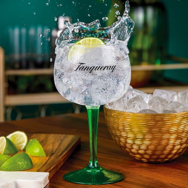Tanqueray gin glass splash